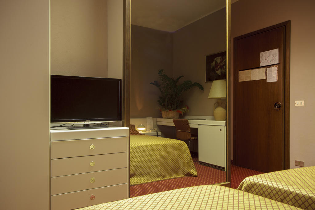 Hotel I Diamanti Garlasco Bilik gambar