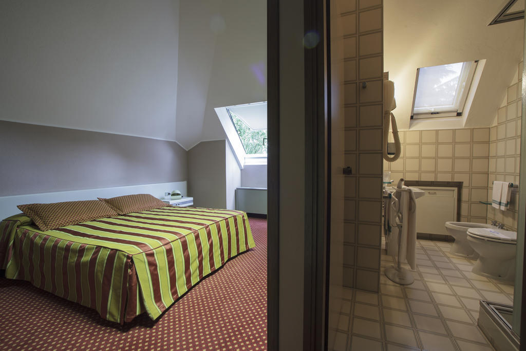 Hotel I Diamanti Garlasco Bilik gambar