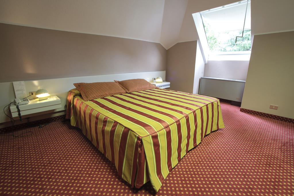 Hotel I Diamanti Garlasco Bilik gambar